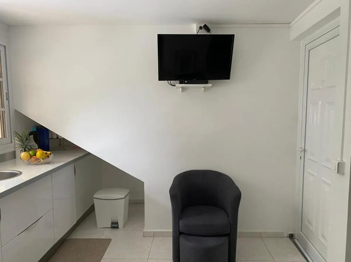 Homestay Krys-Loc Apartment Le Gosier